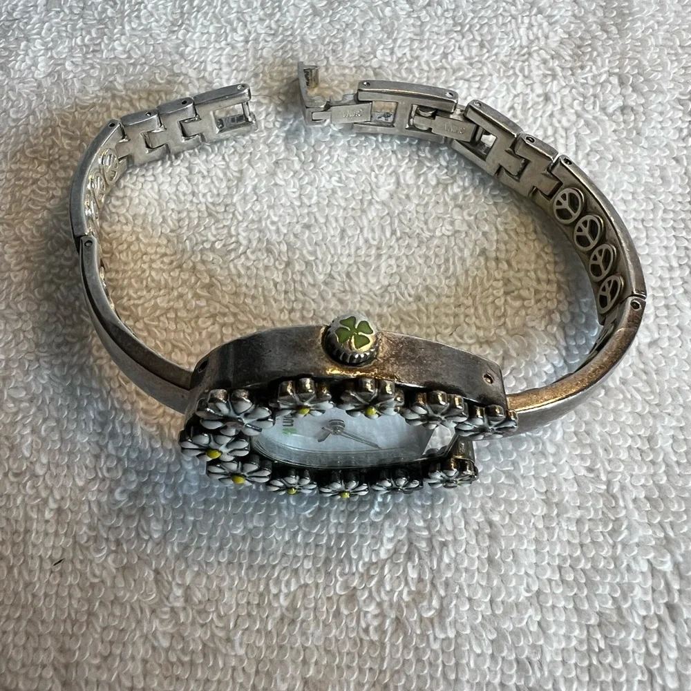 Lucky Brand Watch Mother of Pearl Face Horseshoe Brass Tone Floral, Runs Great, - Picture 5 of 6